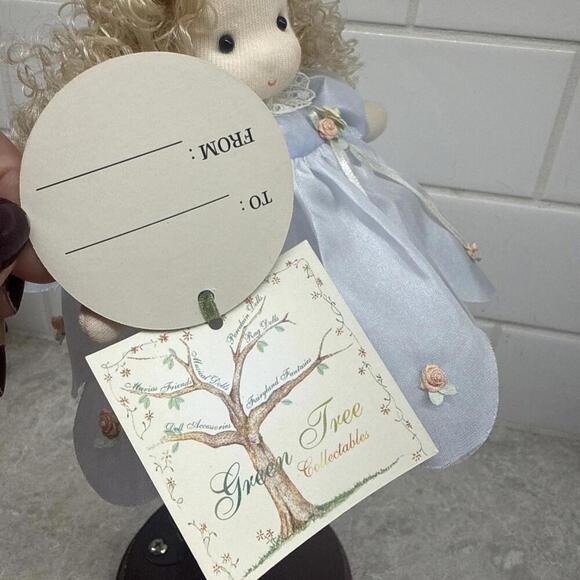 Vintage Greentree music box 8” doll of the month Aquarius with tags, stand. - Picture 6 of 15